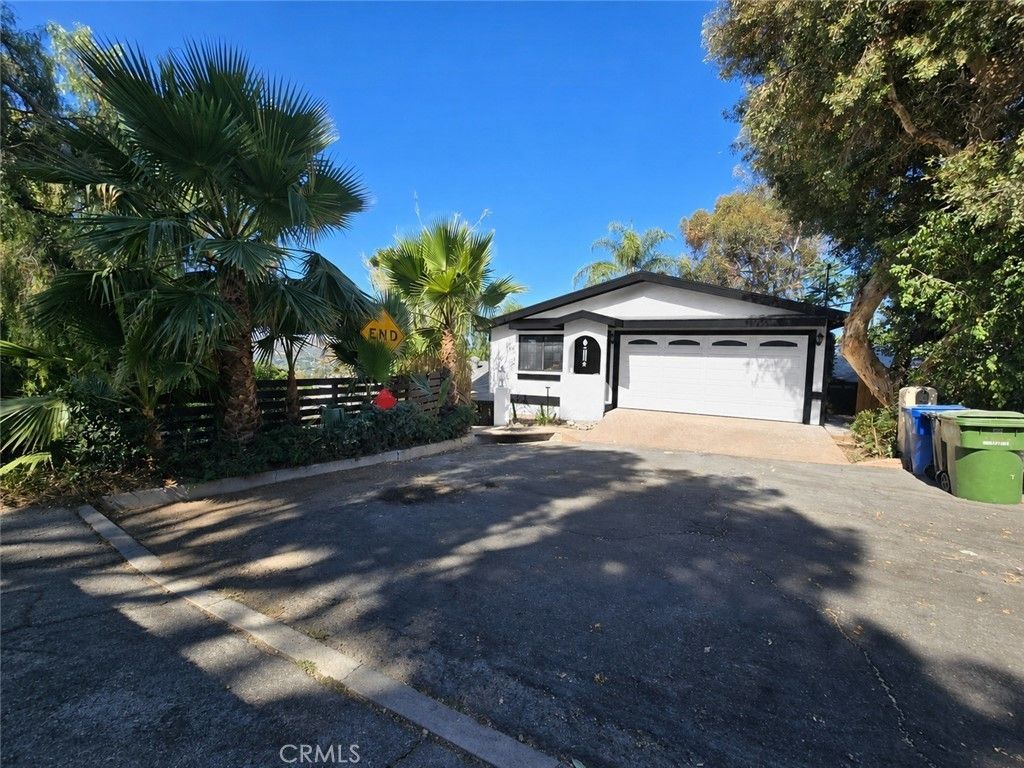 10945 Mountair, Los Angeles