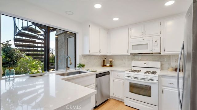 27861 Esporlas, Mission Viejo