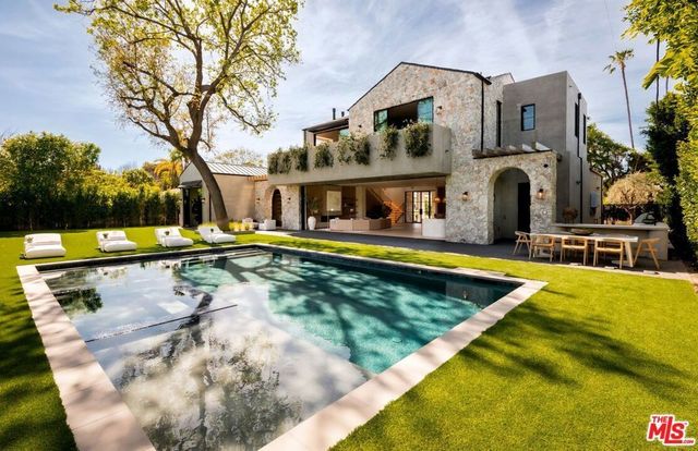 5344 Oak Park Avenue, Encino