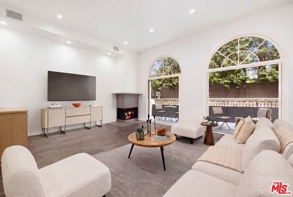 14100 Dickens Street # 2, Sherman Oaks