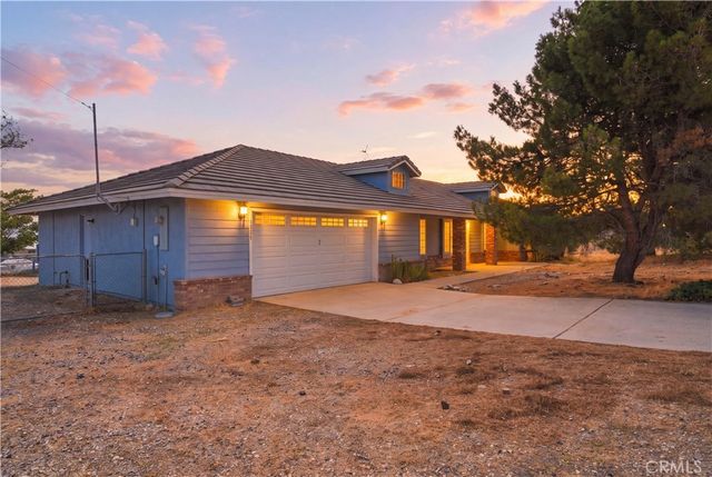 8451 Sky Harbor, Phelan