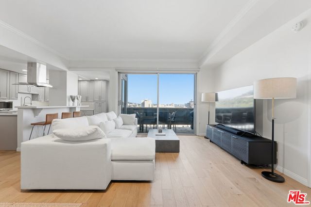7250 Franklin Avenue # 615, Los Angeles