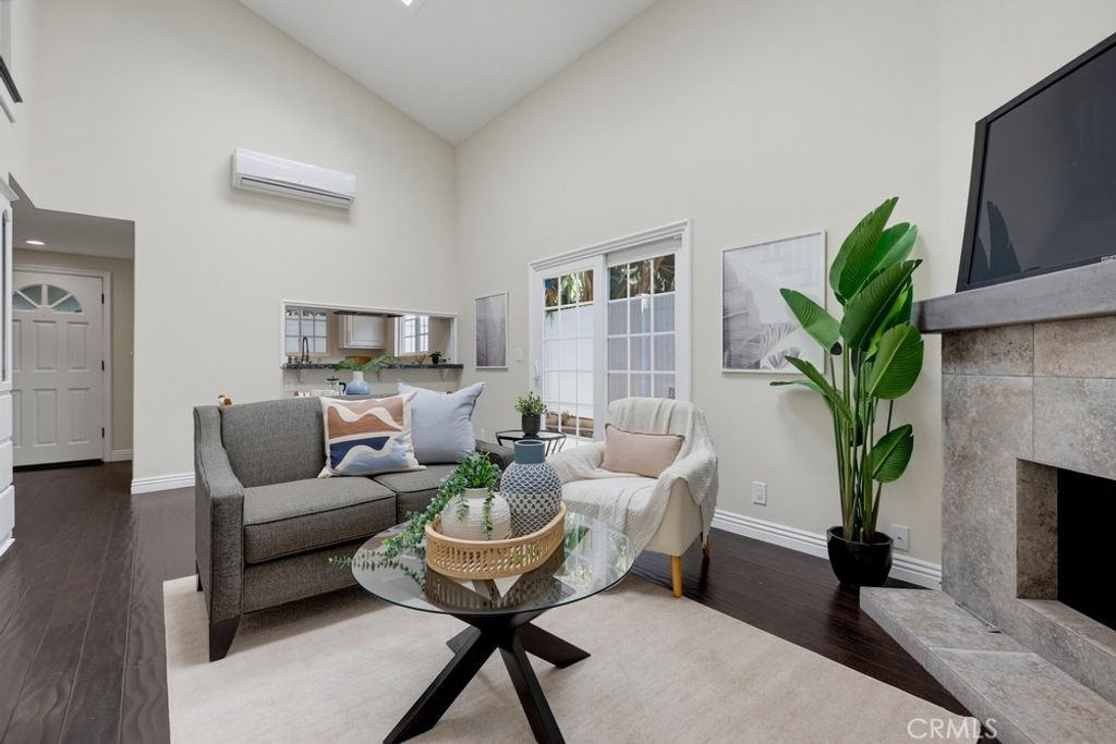 1118 Sandi Lane, Costa Mesa