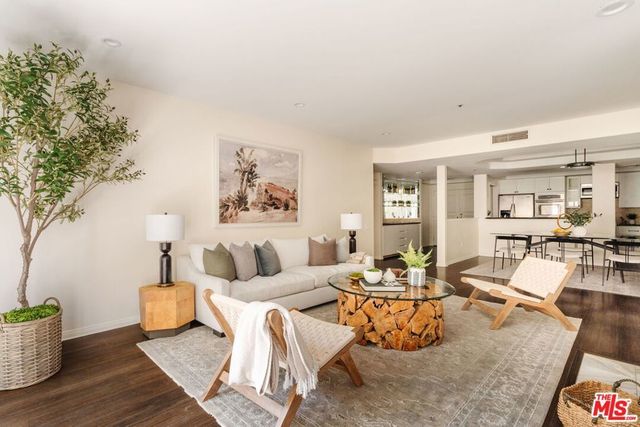 11855 Goshen Avenue # 104, Los Angeles