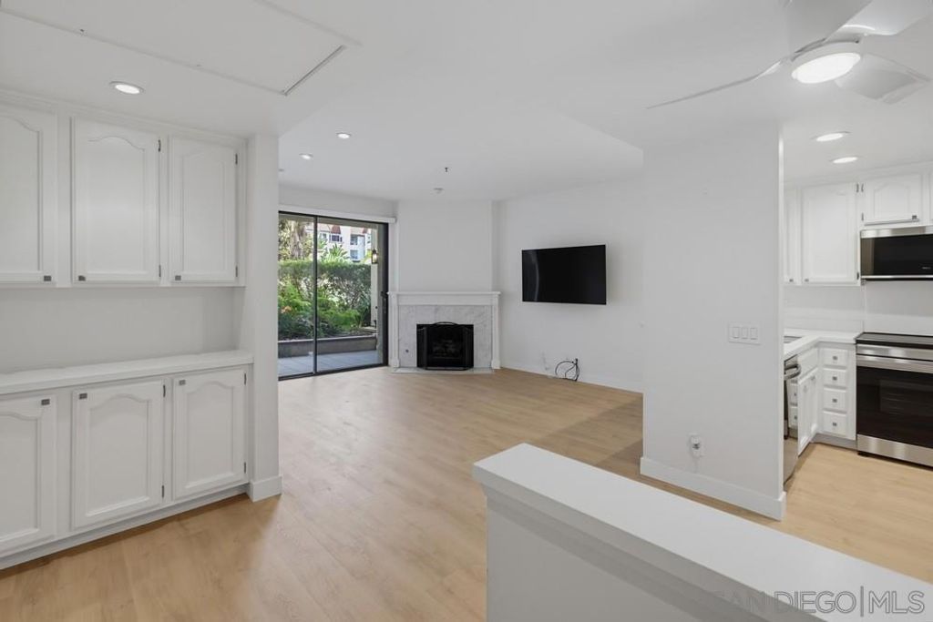 5865 Friars Rd # 3104, San Diego