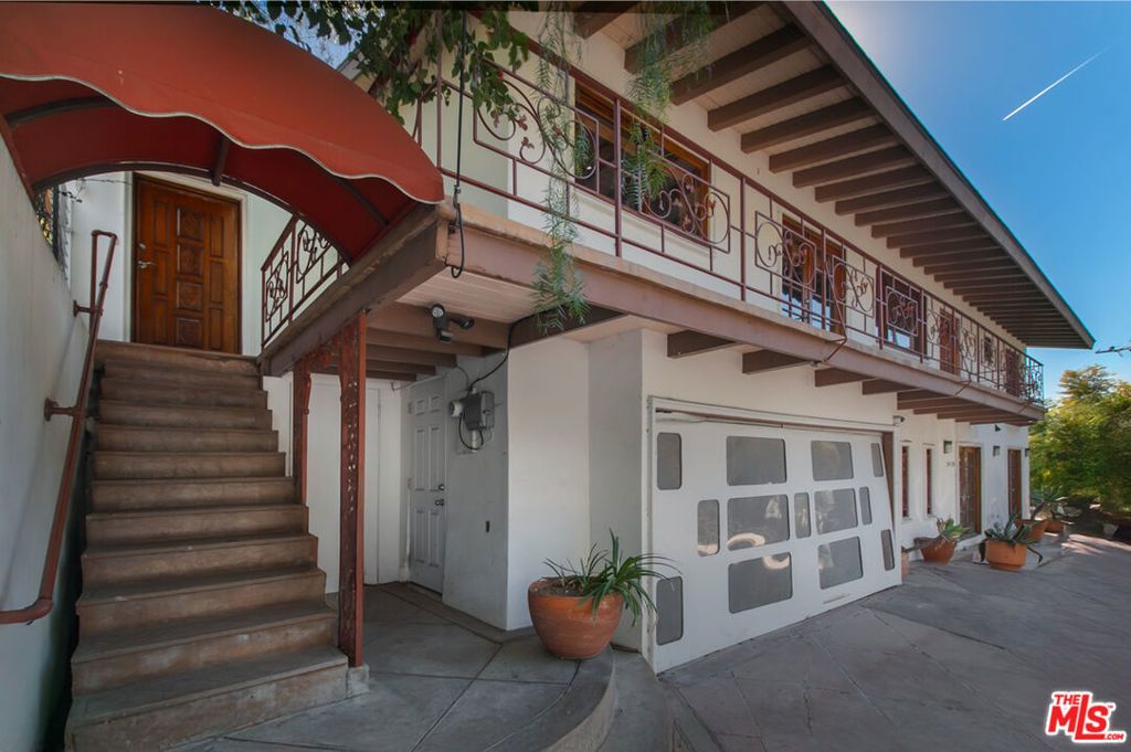 2430 Coldwater Canyon Drive, Beverly Hills