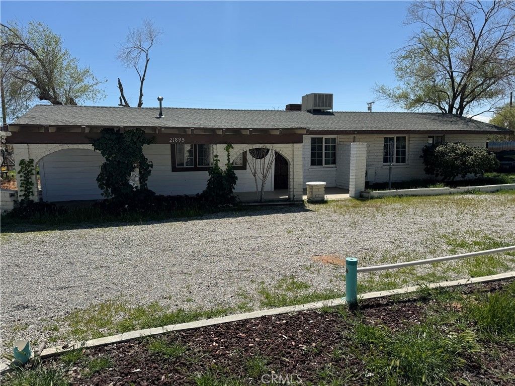 21895 Biloxi Road, Apple Valley