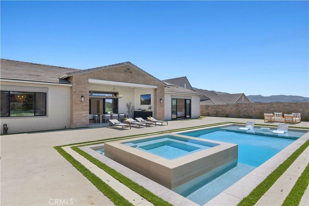 18411 Boulder Bluff, Silverado