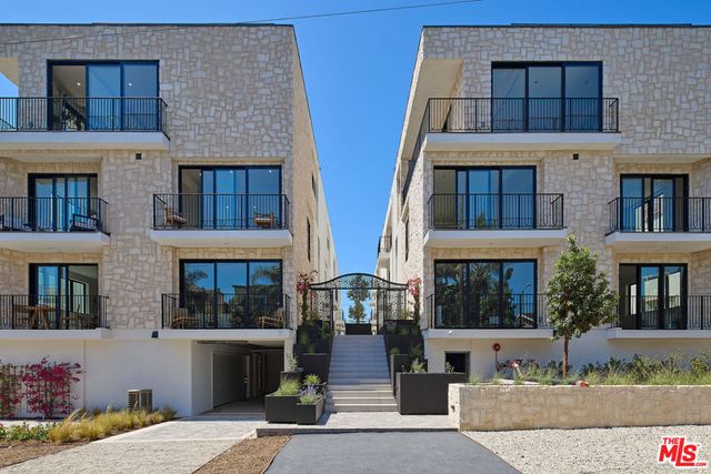 11967 Mayfield Ave # 105, Los Angeles