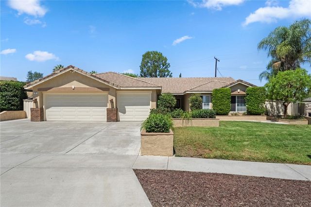 737 Beverly Road, Corona