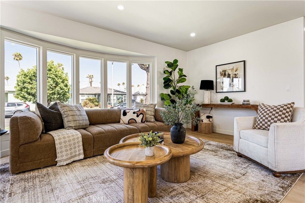 3880 Olmsted Avenue, Los Angeles