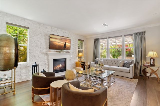 111 Bumblebee, Irvine