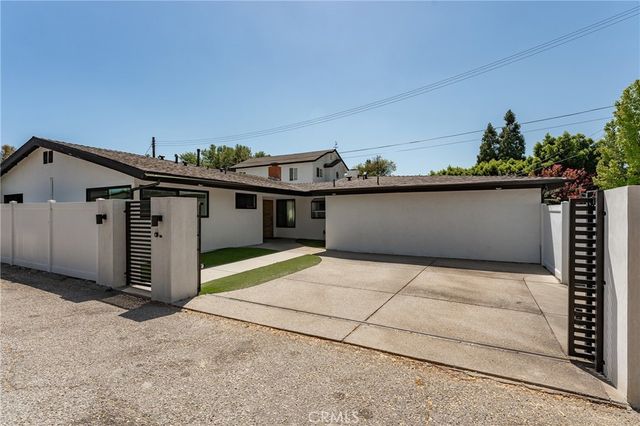 23030 Dolorosa, Woodland Hills