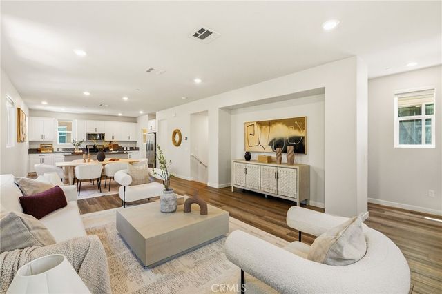 14700 Sherman Way, Van Nuys