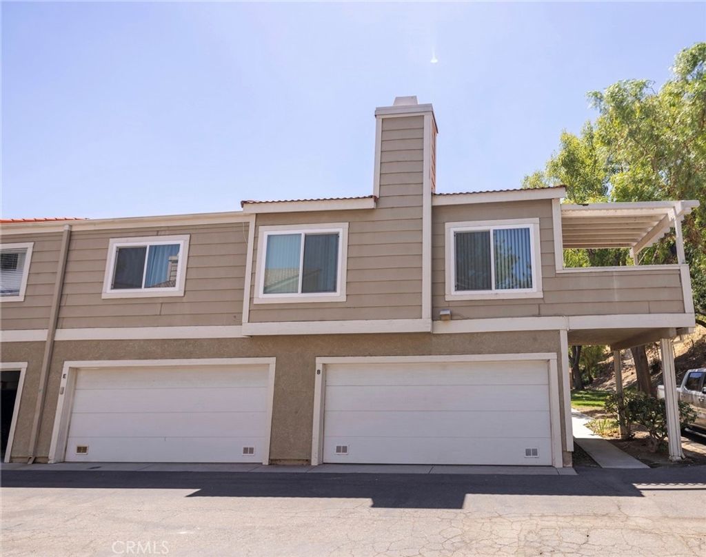31371 The Old Rd # E, Castaic
