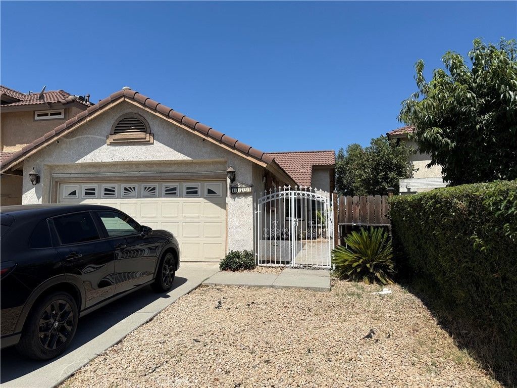 11738 Fernwood, Fontana