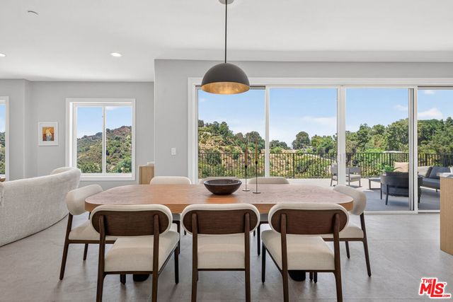8045 Bulwer Drive, Los Angeles