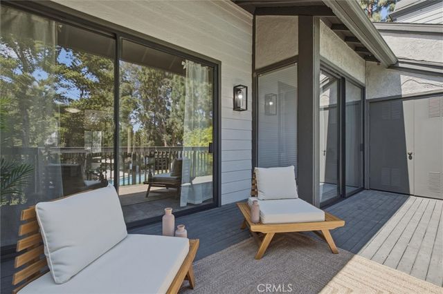 2538 W Macarthur Boulevard # #j, Santa Ana