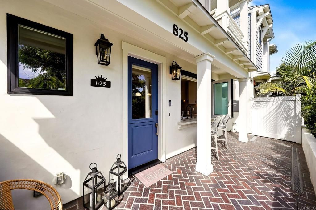 825 9th Street, Coronado