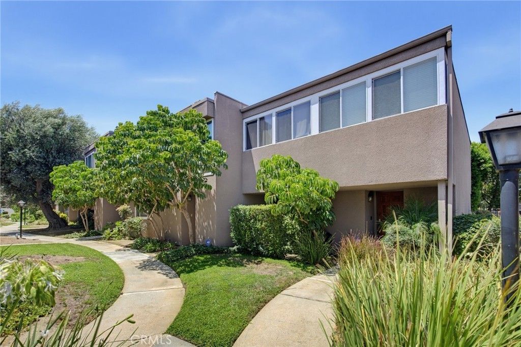 18134 Killion Street # 4, Tarzana