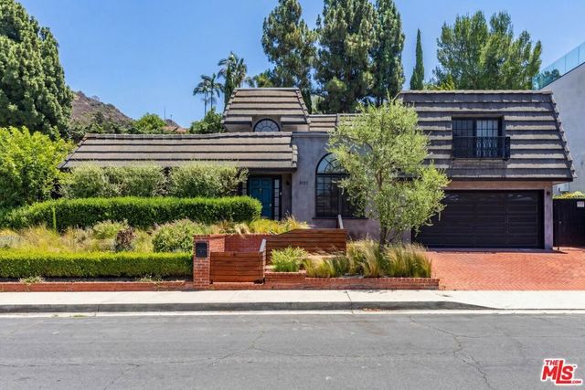 3122 Dona Susana Drive, Los Angeles