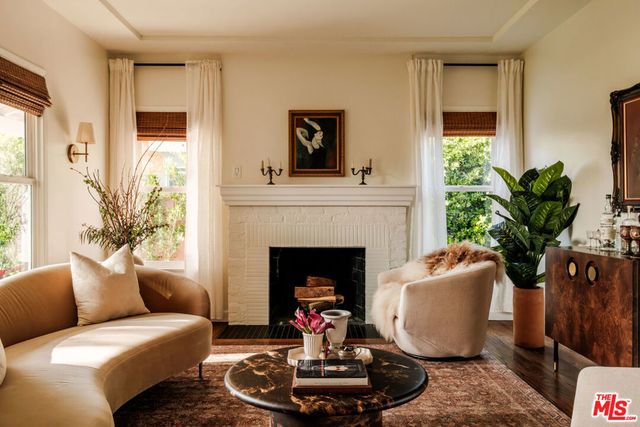3719 Somerset Drive, Los Angeles