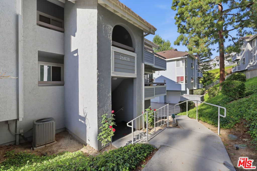 26838 Claudette Street # 227, Canyon Country