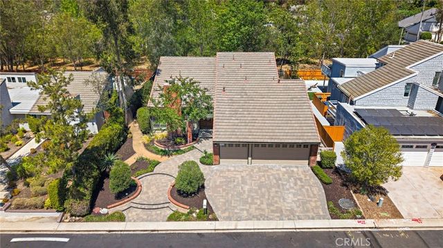 25072 Castlewood, Lake Forest