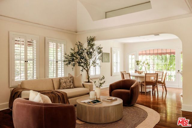 6750 Wedgewood Place, Los Angeles