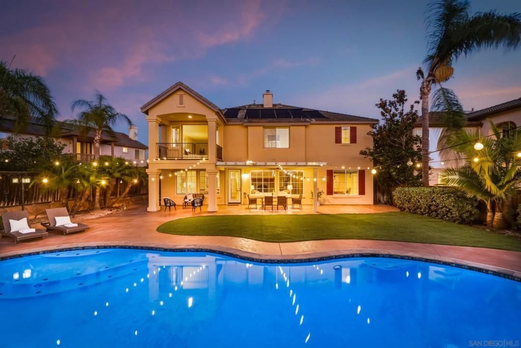 9846 Falcon Bluff St, San Diego