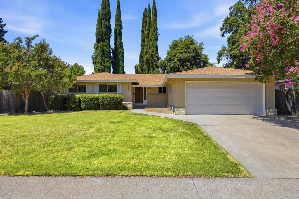 6250 Riverside Boulevard, Sacramento