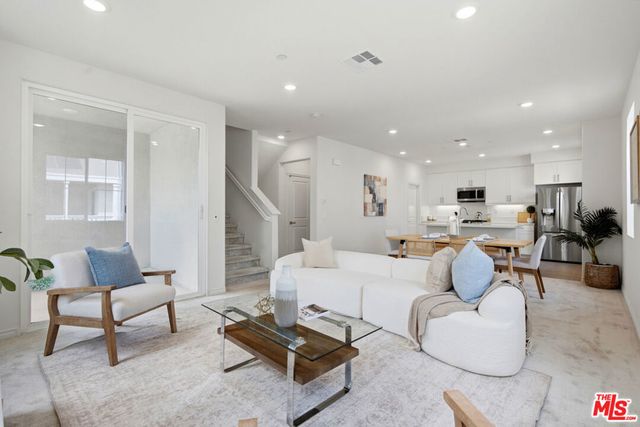 1426 Reliance, Carson