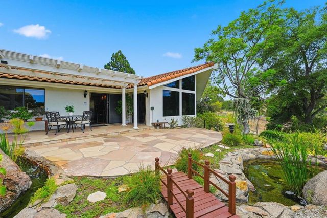 10649 Meadow Glen Way E, Escondido