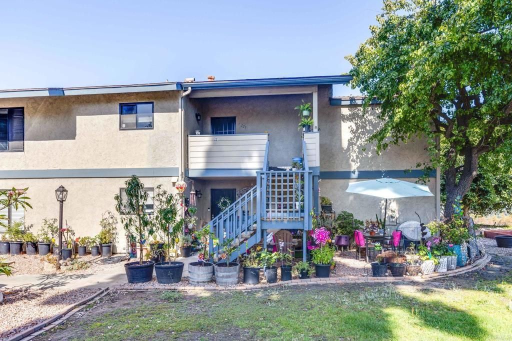 221 Stage Coach Road, Oceanside
