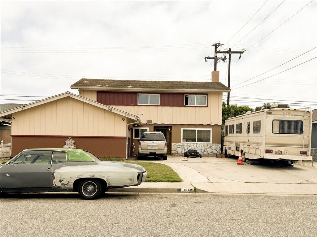 3560 San Simeon Avenue, Oxnard