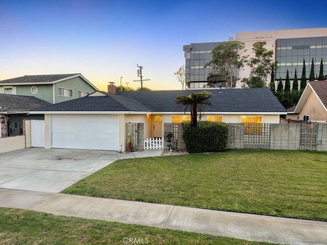 20431 Seven Seas Lane, Huntington Beach