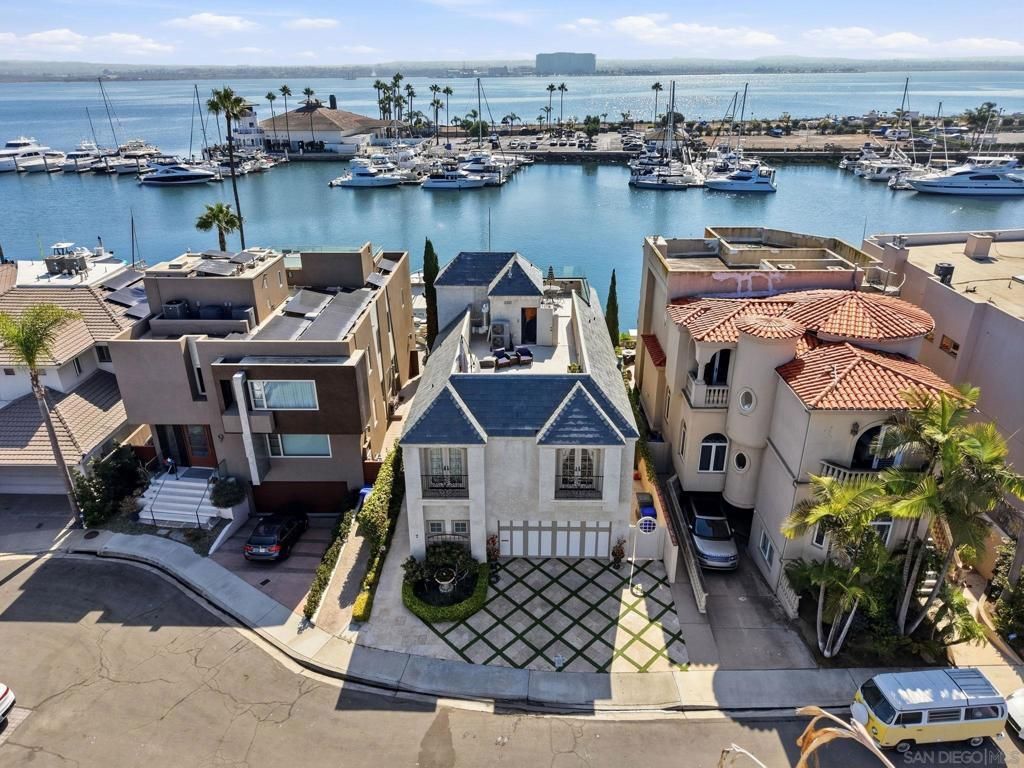 7 Green Turtle Road, Coronado