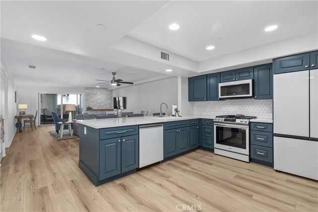 200 Pacific Coast Highway # M50, Huntington Beach