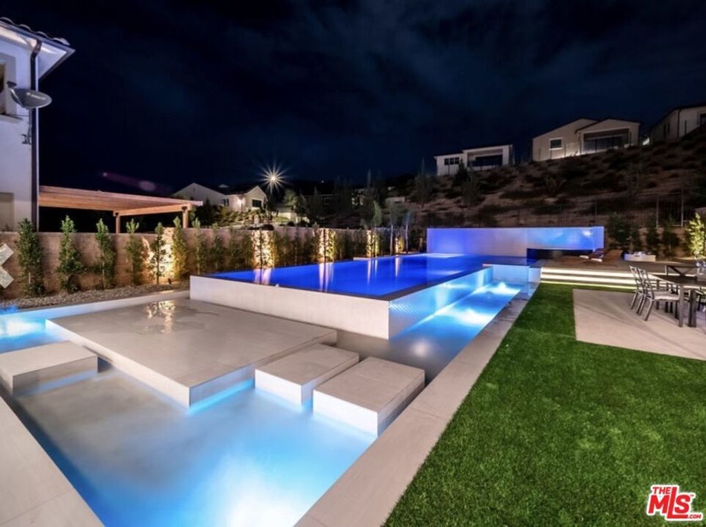 20779 W Liana Court, Porter Ranch