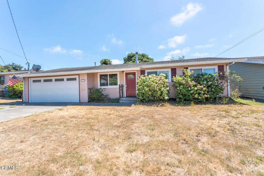 1072 E Chestnut Street, Fort Bragg