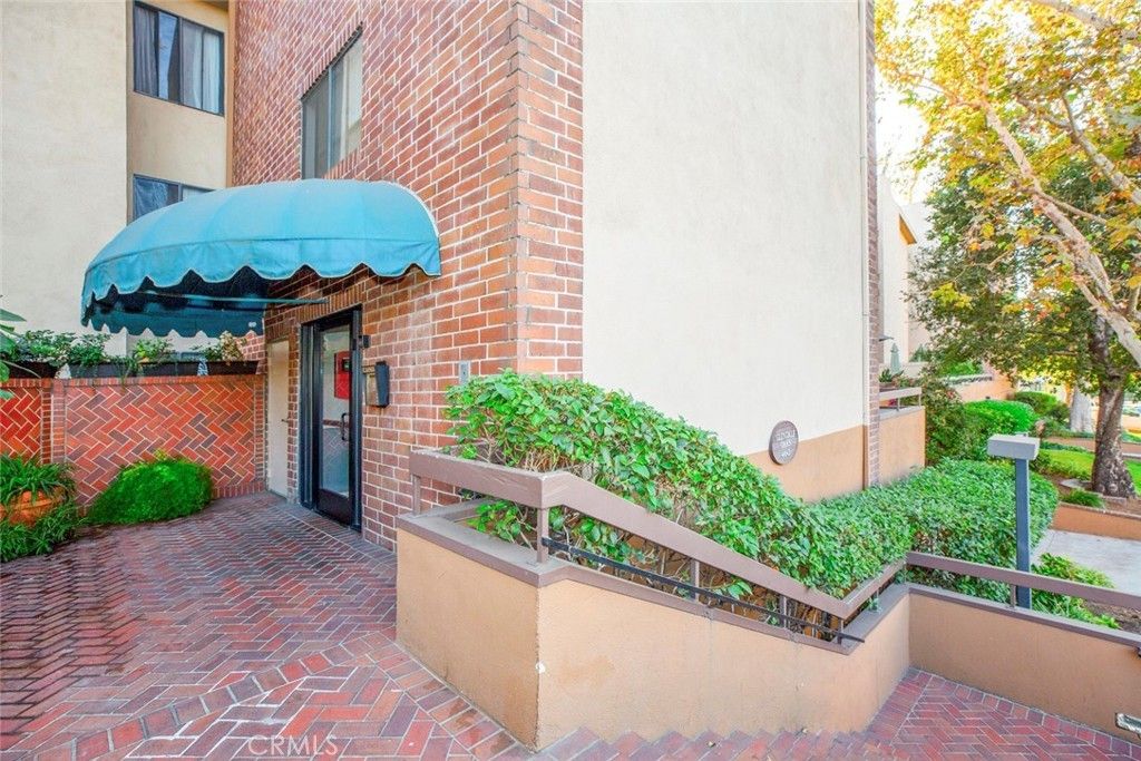 460 Oak Street # 203, Glendale