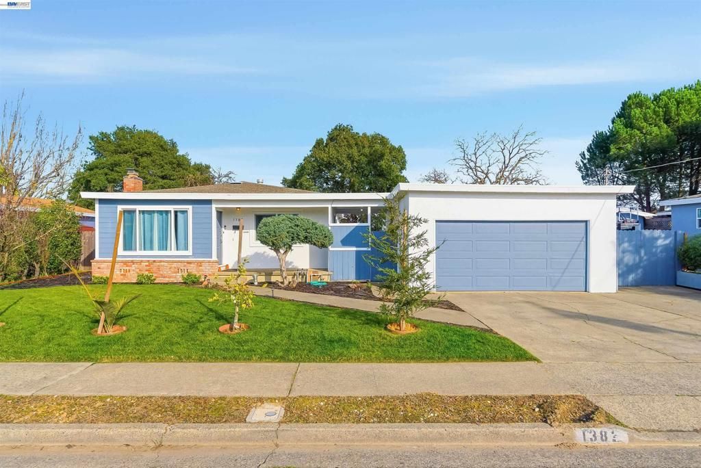 1382 Donna St, Novato
