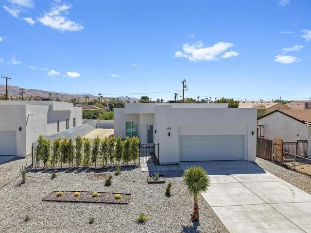 15480 Avenida Rambla, Desert Hot Springs
