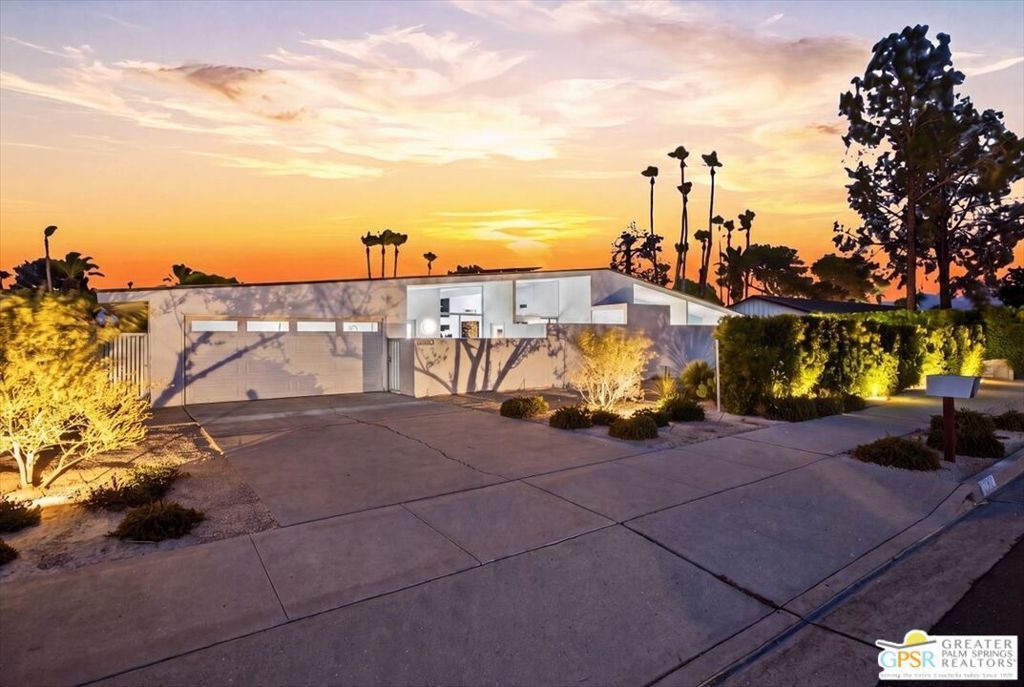 2260 N Aurora Drive, Palm Springs