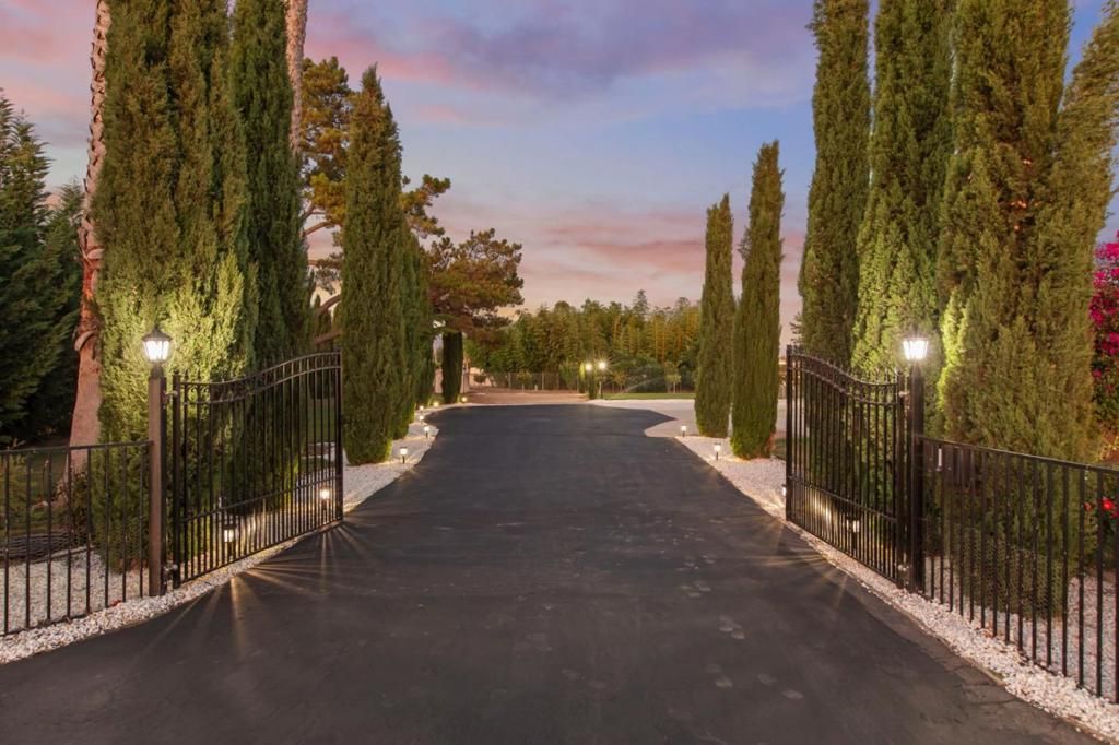433 Briggs Road, Hollister