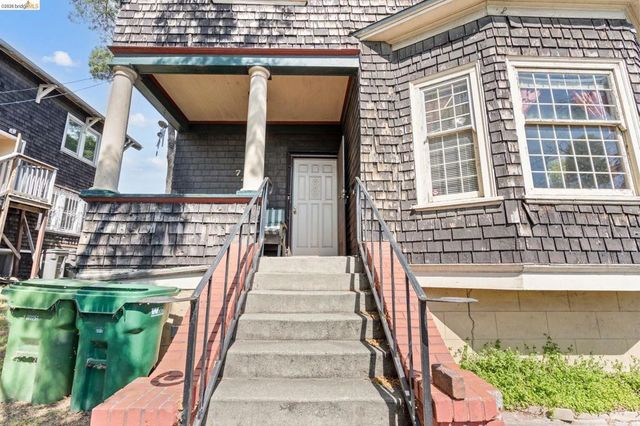 746 E 19th St, Oakland