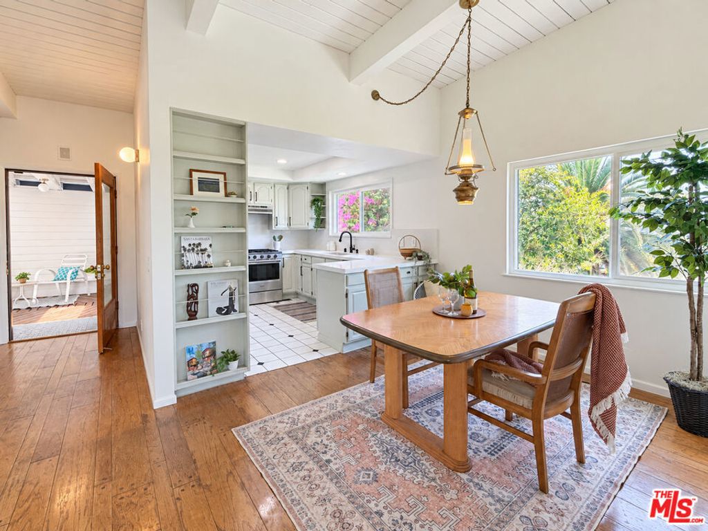 3543 Lavell Drive, Los Angeles