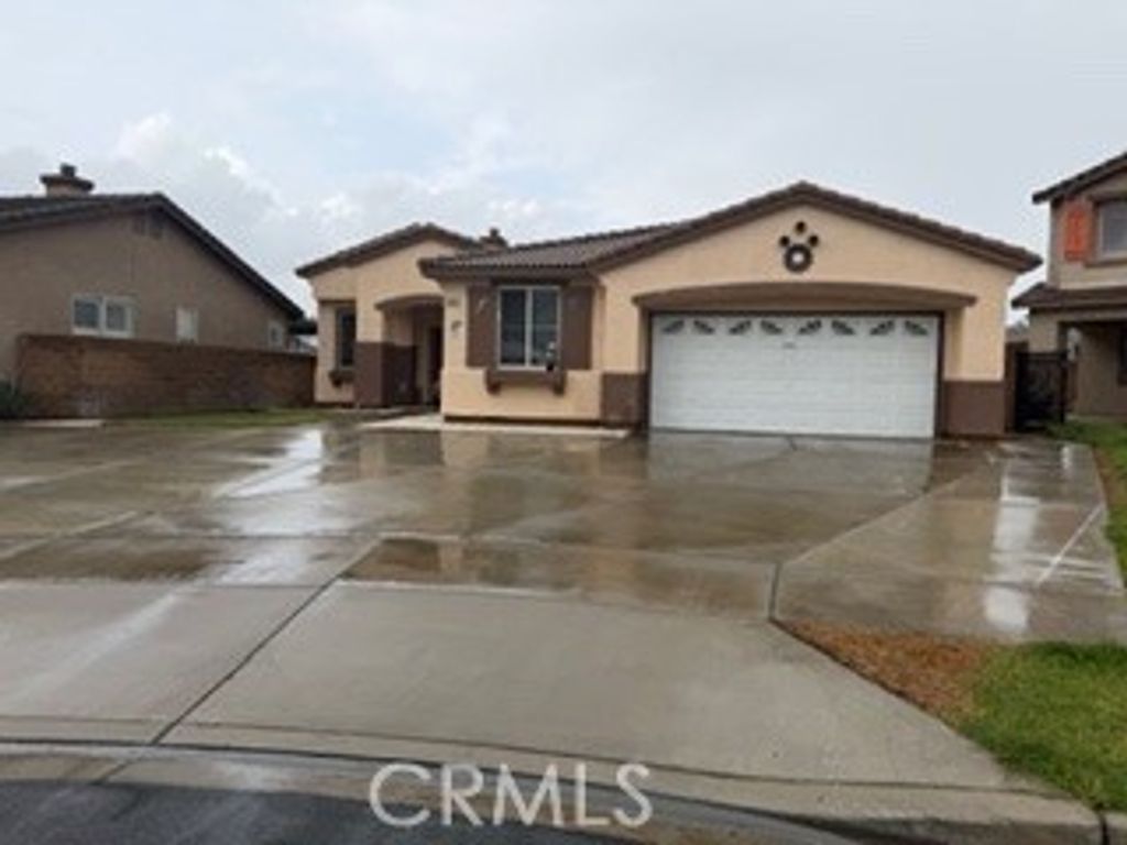 17416 Birchtree, Fontana