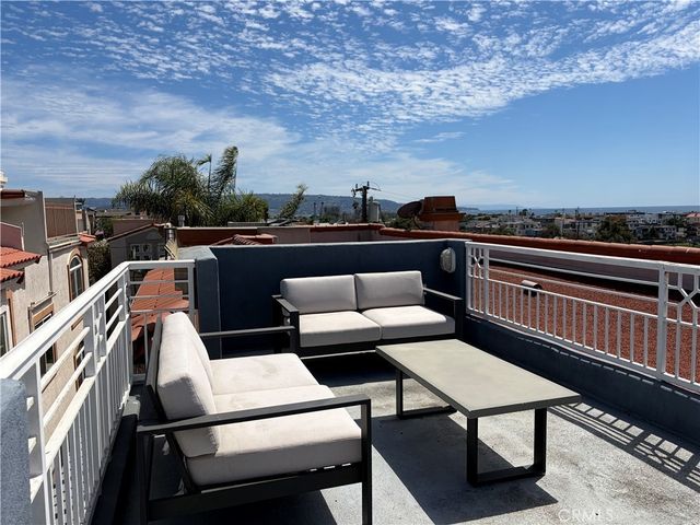 703 11th Street, Hermosa Beach.