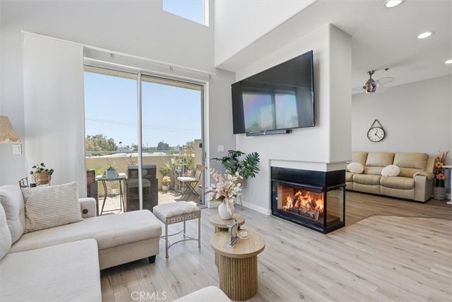 10790 Rose Avenue # 304, Los Angeles